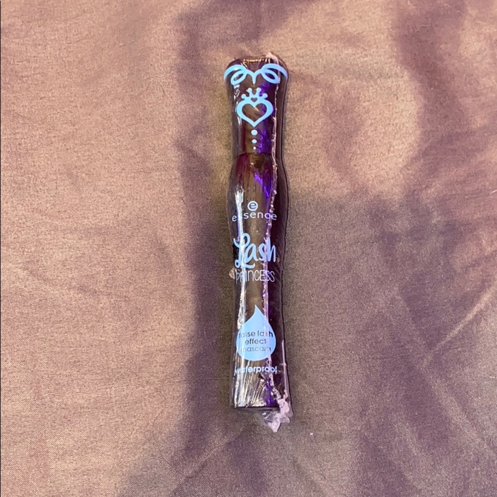essence waterproof lash princess mascara